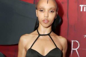 FKA Twigs poursuit le groupe indépendant The Twigs pour conflit de marques et demande présumée à sept chiffres