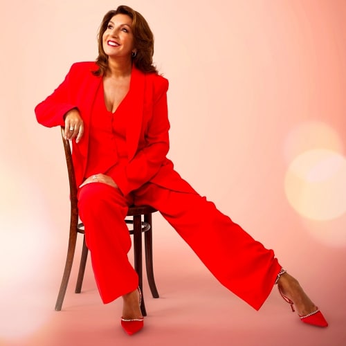 Jane McDonald navigue vers le sommet : Un retour triomphal pour la reine indépendante
            


