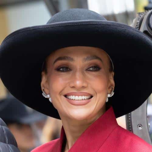 Jennifer Lopez applaudit la vie de célibataire : "Pour la première fois de ma vie, je me sens libre"
            

