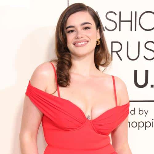Barbie Ferreira réfléchit à sa collaboration avec la "fille cool" Charli XCX
            

