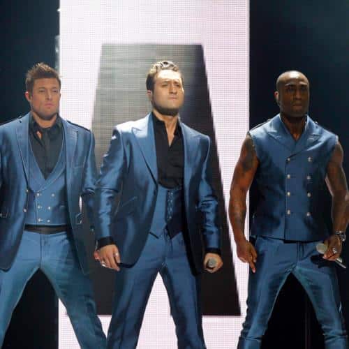 Blue espère enregistrer avec Robbie Williams
            

