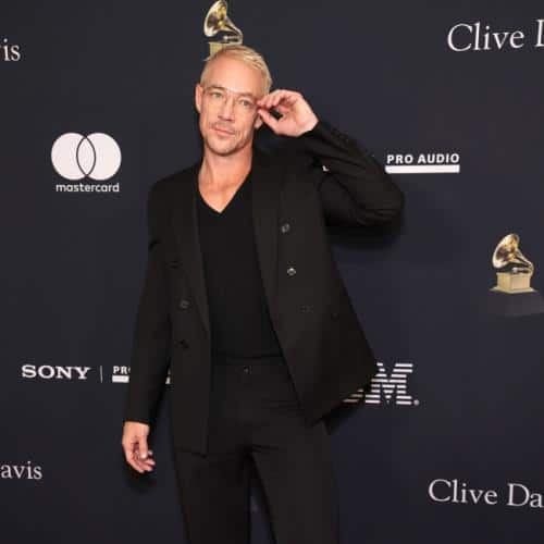 «C'était incroyable!» Diplo défend Justin Bieber suite aux critiques de Coachella
            

