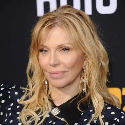 Courtney Love exhorte Dave Grohl à dire à ses fans que leur querelle est terminée
            

