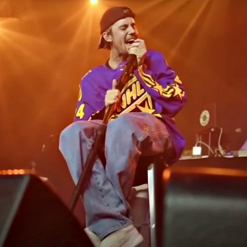 Fièvre Coachella : Justin Bieber et katseye montent en flèche dans le classement officiel des célibataires britanniques
            

