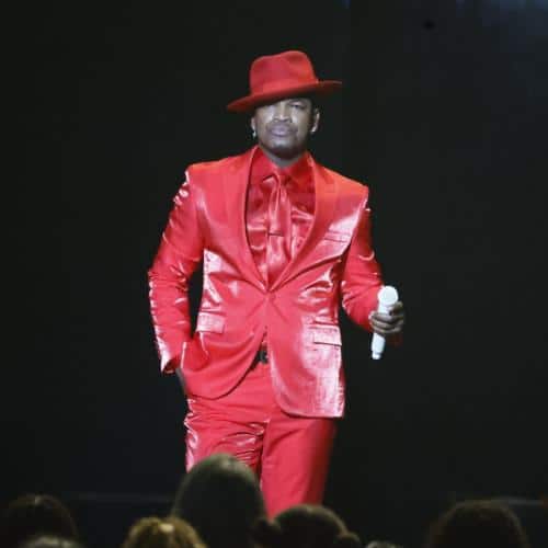 La communauté de la musique country soulagée de Ne-Yo a été plus accueillante que prévu
            

