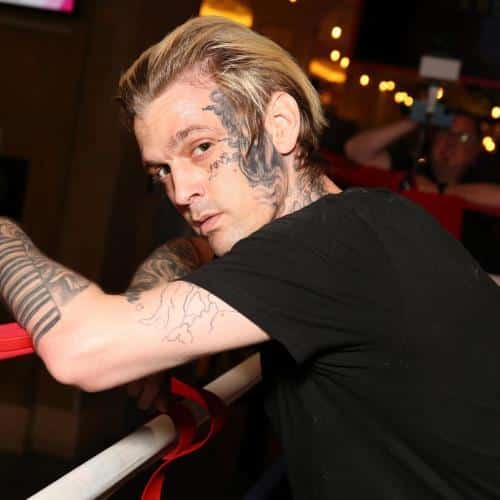 La mère d'Aaron Carter lance une collecte de fonds pour lui offrir la star du Hollywood Walk of Fame
            

