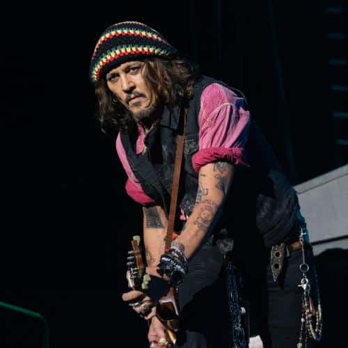 Le groupe de Johnny Depp poursuivi en justice pour un concert annulé
            

