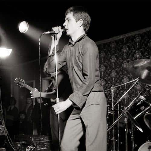 Peter Hook dit que l'honneur du Rock Hall de Joy Division est "pour Ian Curtis"
            

