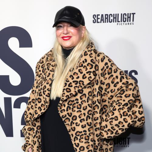 Sia revient sur « une année horrible » au milieu d'une bataille juridique avec son ex-mari Dan Bernad
            

