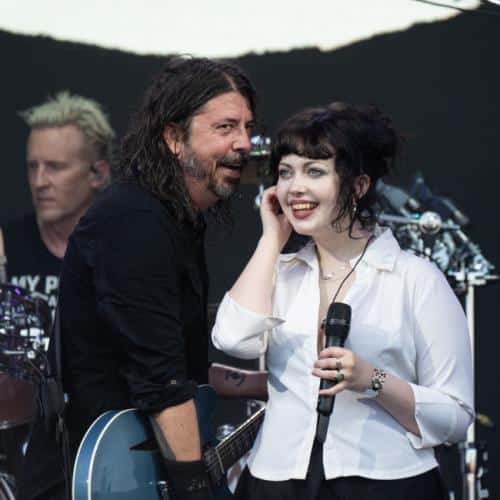 Violet Grohl n'est pas gênée par l'étiquette "nepo baby"
            

