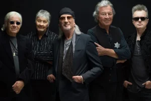 IAN GILLAN de DEEP PURPLE explique pourquoi « Splat ! » est l&rsquo;album le plus lourd du groupe depuis de nombreuses années