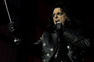 ALICE COOPER sur l&rsquo;IA : « Elle n&rsquo;a aucune émotion. » Il n&rsquo;a pas de cœur. Il n&rsquo;a aucune sensation. Il n&rsquo;a pas d&rsquo;âme