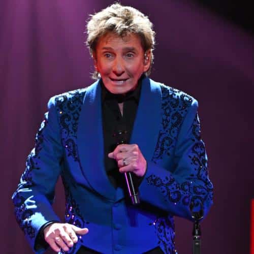 Barry Manilow annule d'autres spectacles à Vegas en raison d'un traitement contre le cancer
            

