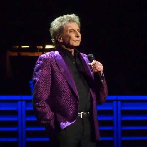 Barry Manilow annule d'autres spectacles au milieu de la lutte contre le cancer
            

