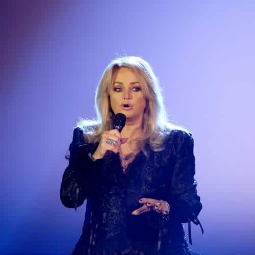 Bonnie Tyler « gravement malade mais stable » à l'hôpital
            

