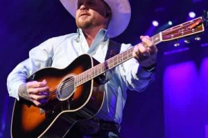 Cody Johnson nommé Artiste de l&rsquo;année aux ACM Awards 2026