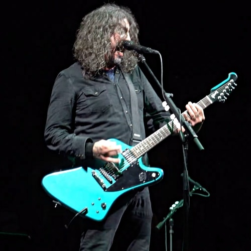 Dave Grohl révèle que le nouvel album de Foo Fighters a été renommé après un conflit avec le titre du film "Wicked"
            

