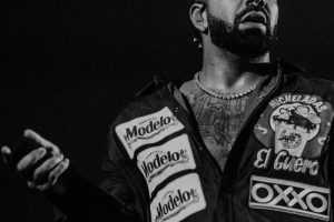 Drake et Michael Jackson s&rsquo;affrontent dans une bataille à enjeux élevés pour l&rsquo;album numéro 1