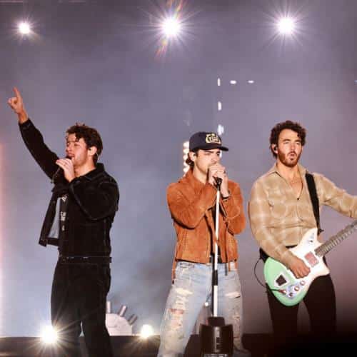 Jonas Brothers lance Hey Jonas! podcast
            

