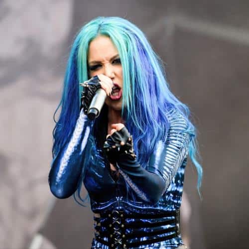 L'ancienne chanteuse d'Arch Enemy, Alissa White-Gluz, rejoint DragonForce
            

