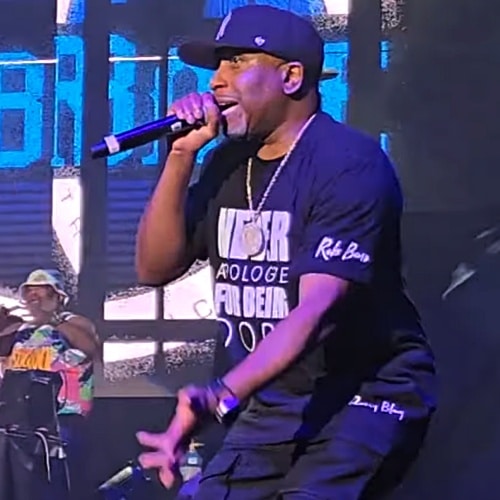 Le pionnier du hip-hop Rob Base est décédé à 59 ans après une bataille privée contre le cancer
            

