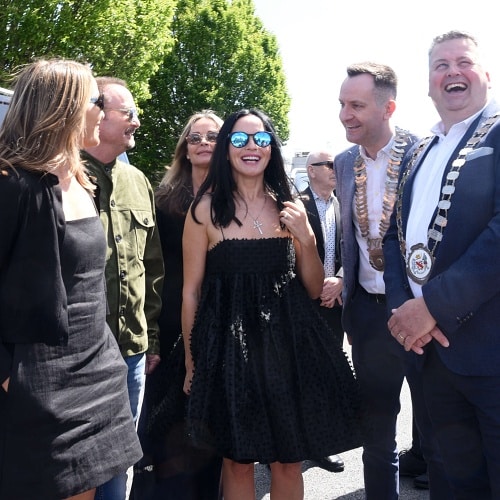 Les Corrs reçoivent une réception civique et annoncent leur premier nouvel album en neuf ans
            


