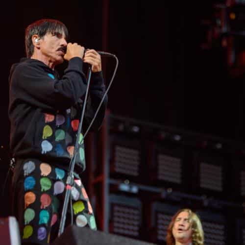 Les Red Hot Chili Peppers cèdent leur catalogue de musique à Warner dans le cadre d'un méga-accord de 240 millions de livres sterling
            

