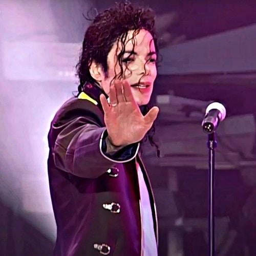 Michael Jackson revient à la première place alors que Melanie C bat les records des Spice Girls
            

