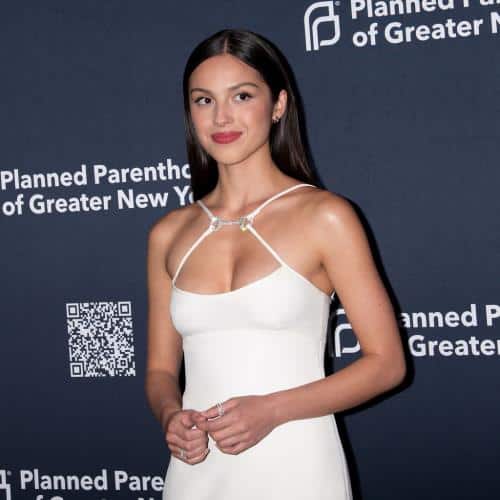 Olivia Rodrigo admet qu'il est « difficile d'être loin de chez soi » pendant les tournées
            

