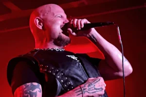 Regarder : TIM &lsquo;RIPPER&rsquo; OWENS interprète les classiques de JUDAS PRIEST à Courtrai, en Belgique, lors de la tournée européenne du printemps 2026