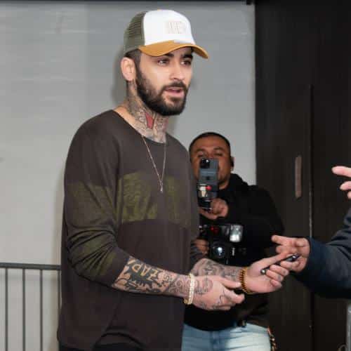 Zayn Malik annule toutes ses dates de tournée aux États-Unis après son hospitalisation
            

