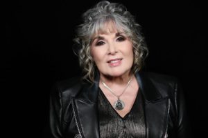 ANN WILSON de HEART et TRIPSITTER annoncent leur nouvel album « Consecrated Ground »