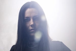 AMY LEE d&rsquo;EVANESCENCE dit que les « mauvaises nouvelles constantes » sont « épuisantes », mais la solution ne consiste pas seulement à les fuir