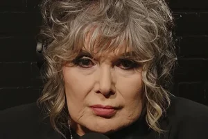 ANN WILSON de HEART réfléchit à la bataille contre le cancer : « Je n&rsquo;ai jamais eu l&rsquo;impression de tomber dans un trou noir »