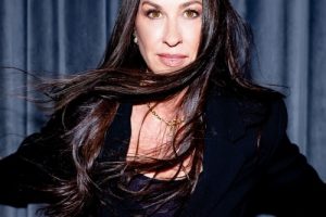 Alanis Morissette annonce une résidence limitée à Los Angeles, Butterfly With A Machete