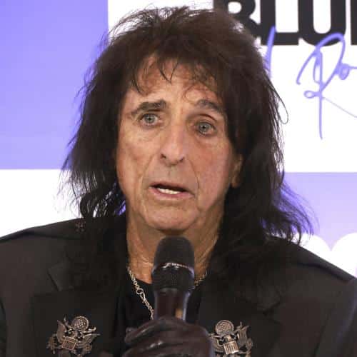 Alice Cooper lance un avertissement concernant la « rock star » de l'IA
            

