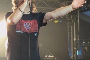 « Chris Martin est de loin la personne la plus intéressante » : Danny McNamara rappelle le cadeau de l&rsquo;ère spatiale de « Gravity »