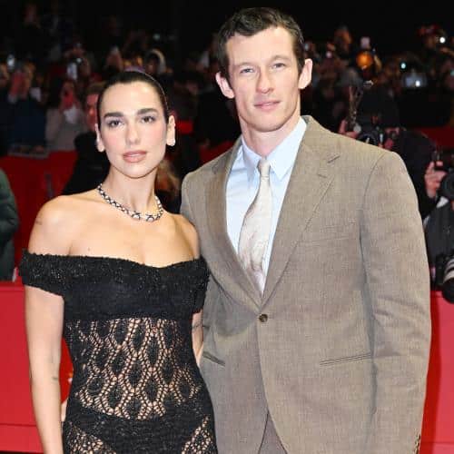 Dua Lipa et Callum Turner se marient à nouveau en Sicile
            

