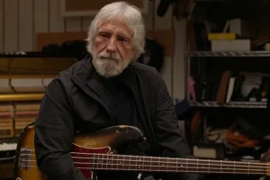 GEEZER BUTLER : « Le seul joueur qui m&rsquo;a totalement montré ce que l&rsquo;on pouvait faire avec une basse était JACK BRUCE de CREAM »