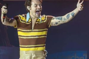 Harry Styles s&rsquo;effondre sur scène à Londres