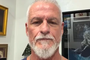 JON SCHAFFER d&rsquo;ICED EARTH dit qu&rsquo;il a recommencé à jouer de la guitare il y a une semaine : « Je peux sentir l&rsquo;énergie créatrice commencer à gonfler »