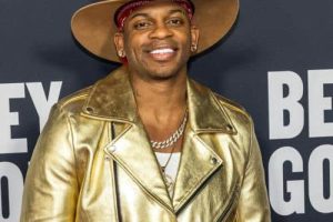 Jimmie Allen condamné à verser 1,8 million de dollars à une survivante d&rsquo;une agression sexuelle