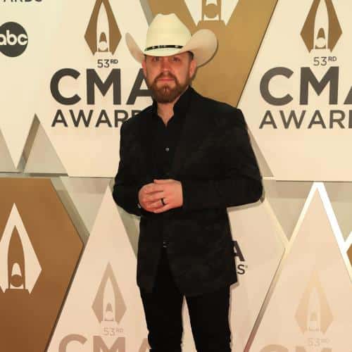 Justin Moore abandonne sa tournée pour se concentrer sur sa santé
            

