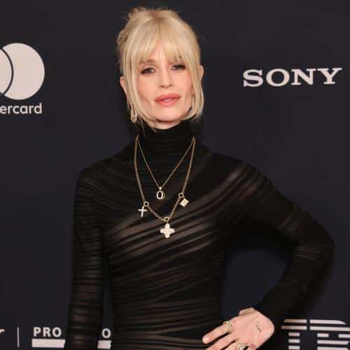 Kelly Osbourne fait une apparition surprise lors du set des Scissor Sisters
            

