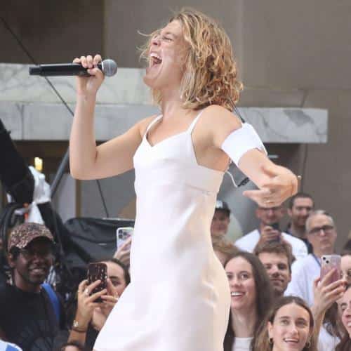 Maggie Rogers expose un rendez-vous à deux dates en direct sur scène