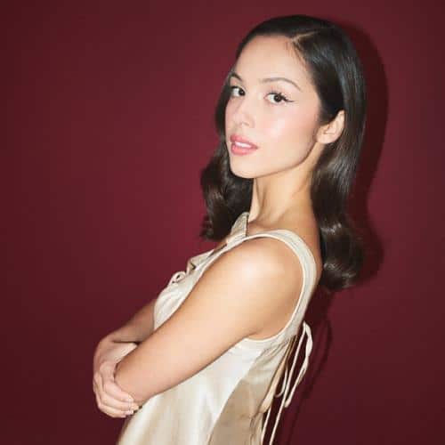 Olivia Rodrigo admet qu'elle a paniqué avant le titre de Glastonbury alors que le terrain semblait vide