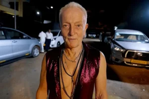 PHIL COLLEN dit que DEF LEPPARD « adorerait » jouer à The Sphere, mais exprime ses inquiétudes quant au fait que la production éclipse le groupe
