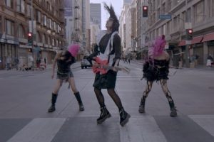 PUSSY RIOT sort le single « Candy Dopamine » avec AVENGED SEVENFOLD