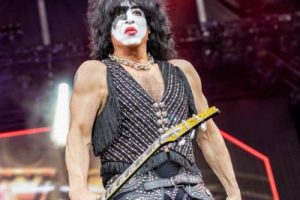 Paul Stanley dit que KISS sont des « super-héros intemporels » alors qu&rsquo;il réfléchit à la percée déterminante du groupe