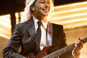 Qu&rsquo;est-ce que Phoebe Bridgers a interdit de sa prochaine tournée ?